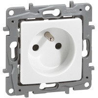 Legrand Niloé ctdoos 2P+A 16A schroefbevest. wit Legrand Niloé wit