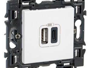 Legrand Valena Next contactdoos 2xUSB type A+C volledig apparaat wit met spanklauwen Valena Next Wit