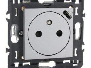 Legrand Valena Next contactdoos 2P+A met geïnt USB lader 1100mA voll app alu + spankl Valena Next Aluminium
