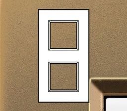 Bticino LivingLight Rechthoekige afdekplaat 2×2 modules 71mm brons Living Light Brons