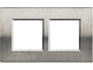 Bticino LivingLight Rechthoekige afdekplaat 2×2 modules 57mm geborsteld staal Living Light Geborsteld staal