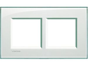 Bticino LivingLight Rechthoekige afdekplaat 2×2 modules 57mm aquamarine Living Light Aquamarine