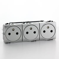 Bticino LivingLight drievoudig voorbekabelde vlakke contactdoos 3x 2P+A 16A 250V Tech Contactdozen 10/16 A 250 Volt met steekklemmen