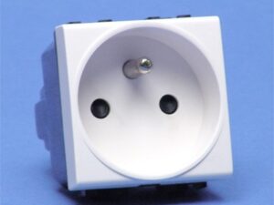 BTICINO Stopcontact Light 2P+A 10/16A 250V afgeschermde klemmen 2 modules