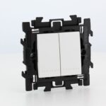 BTICINO LivingLight Wit Compleet dubbele drukknop 10A 250V met spanklauwen