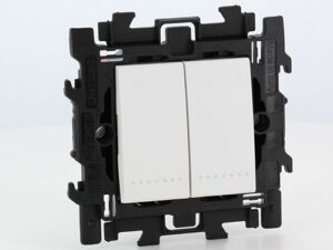 BTICINO LivingLight Wit Compleet dubbele drukknop 10A 250V met spanklauwen