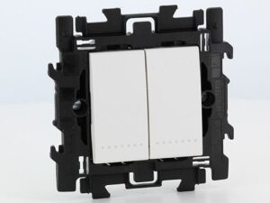 BTICINO LivingLight Wit Compleet wisselsch +drukknop 10A 250V met spanklauw