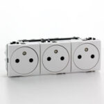 BTICINO LivingLight Wit drievoudig voorbekabelde vlakke contactdoos 3x 2P+A 16A 250V