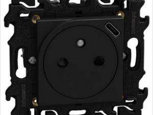 BTICINO LightN ctdoos 2P+A +USB-C Bticino Light Now USB Laders