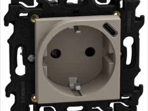 BTICINO LightN ctdoos 2P+A schuk+USB-C Bticino Light Now USB Laders