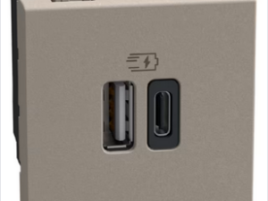 BTICINO LightN USB oplader-A+C 15W Bticino Light Now USB Laders