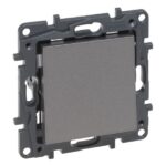 10 LEGRAND Niloé enkelpol. schakelaar