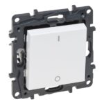 10 LEGRAND Niloé tweepolige schakelaar