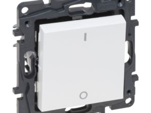 10 LEGRAND Niloé tweepolige schakelaar