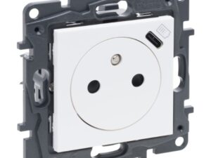 1 LEGRAND Niloé contactdoos 2P+A+USB-16A