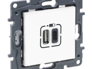 1 LEGRAND Niloé 2xUSB A+C 3A-15W