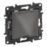 10 LEGRAND Niloé kabeluitvoer